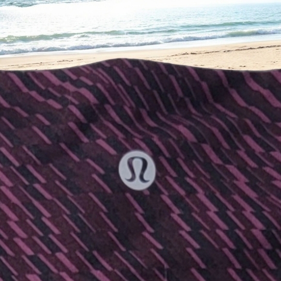 Lululemon Athletica woman's size 6 Shiftted Horizon red and grape color - Picture 3 of 11